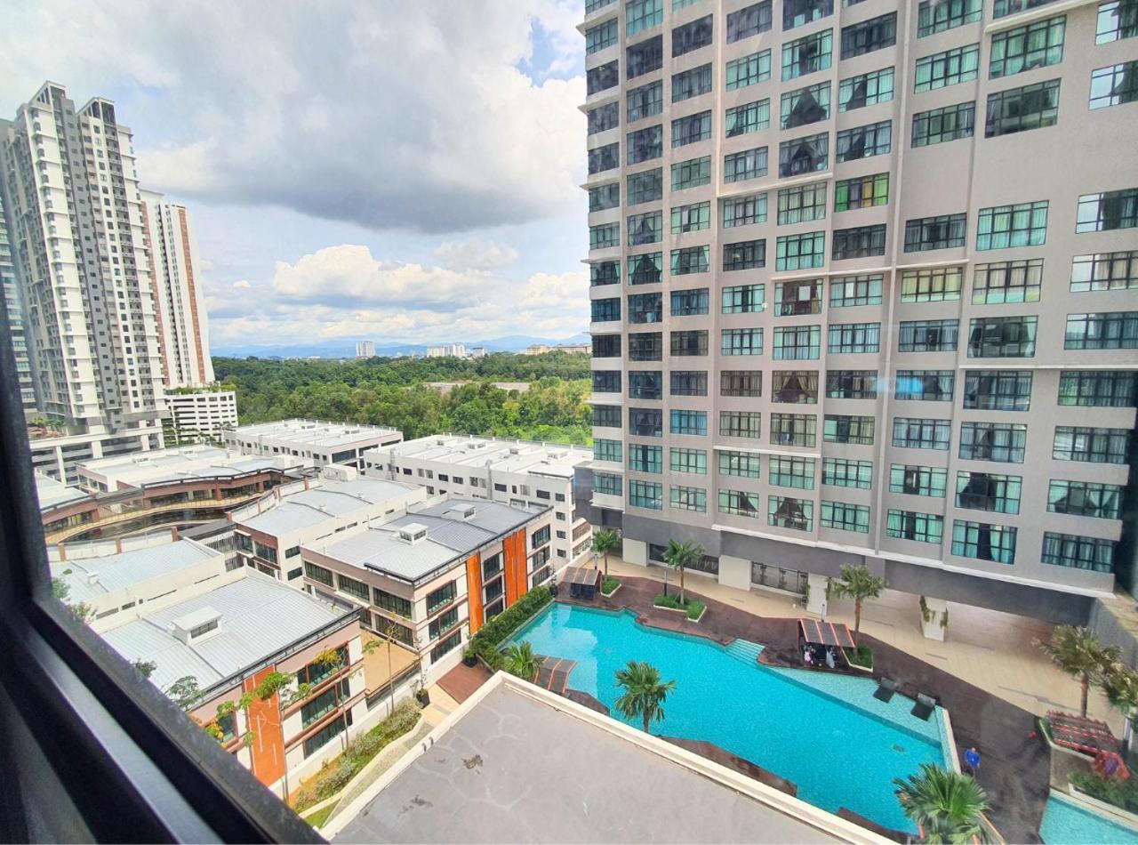 Conezion Near Ioi City Mall, Maeps Serdang, Putrajaya By Cloud Host Путраджая Стая снимка