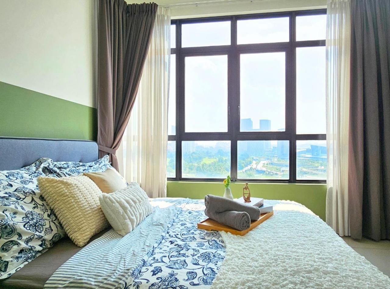 Conezion Near Ioi City Mall, Maeps Serdang, Putrajaya By Cloud Host Путраджая Екстериор снимка