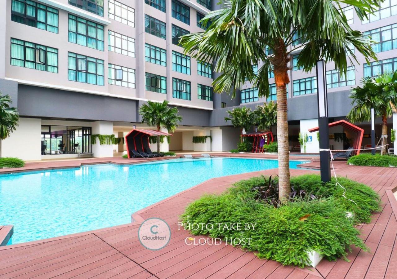 Conezion Near Ioi City Mall, Maeps Serdang, Putrajaya By Cloud Host Путраджая Екстериор снимка